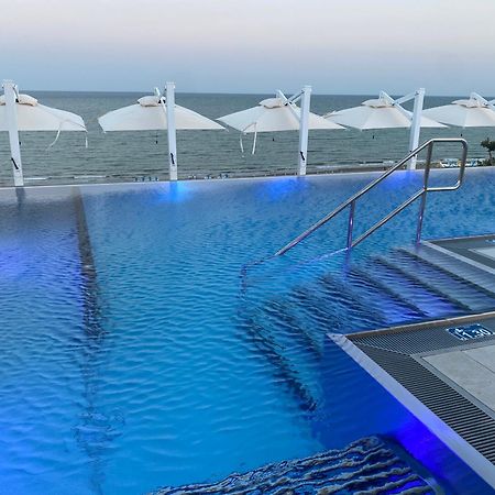 Unico Hotel Caorle Bagian luar foto