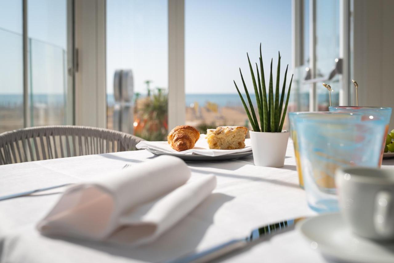 Unico Hotel Caorle Bagian luar foto