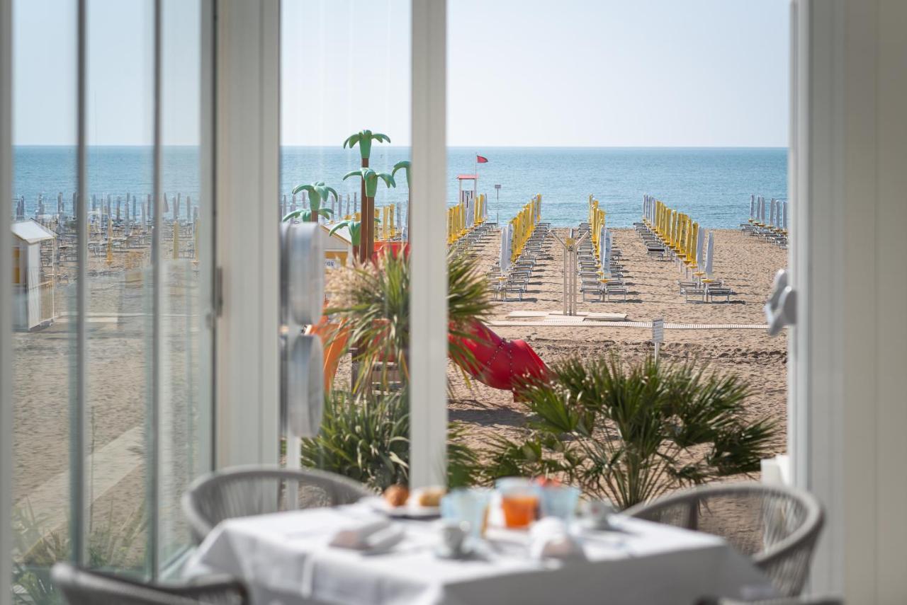 Unico Hotel Caorle Bagian luar foto