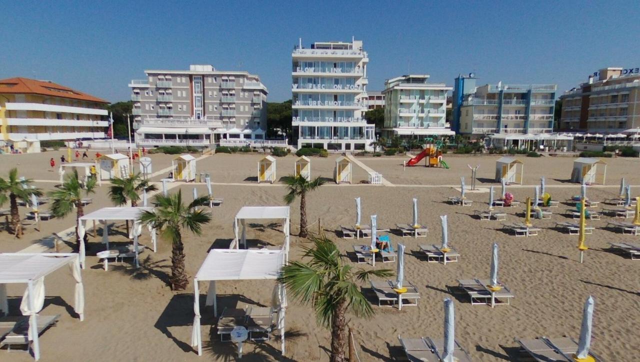 Unico Hotel Caorle Bagian luar foto